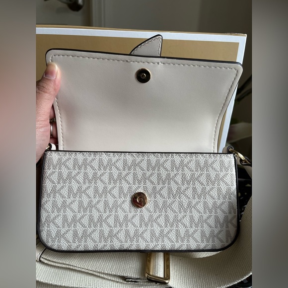❌SOLD❌NWT Michael Kors Greenwich Logo Sling Crossbody Bag - Picture 9 of 11